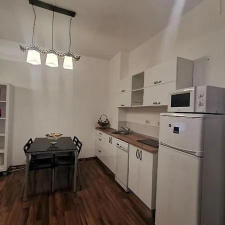 Apollonia Apartament *